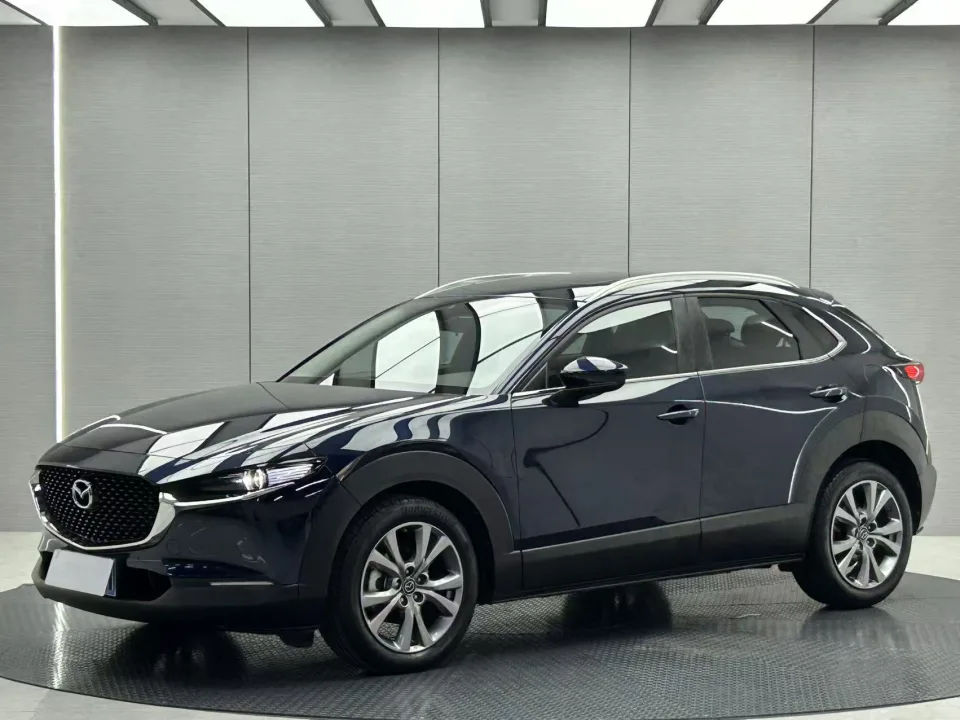 Автомобиль Mazda CX-30 — основное фото