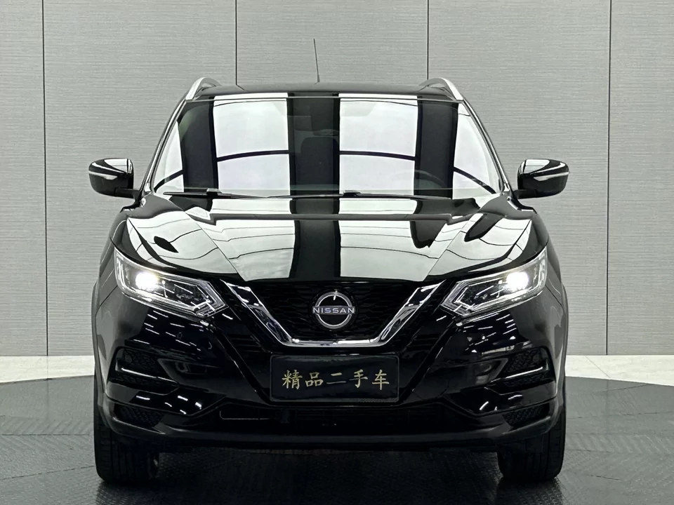 Автомобиль Nissan Qashqai — основное фото