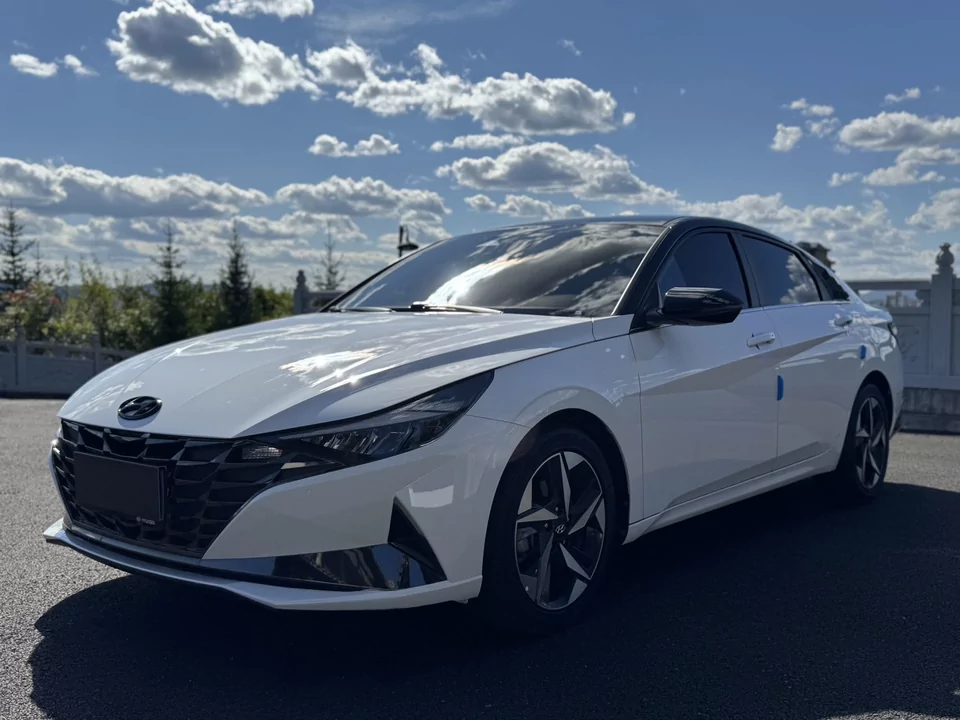 Автомобиль Hyundai Elantra — основное фото