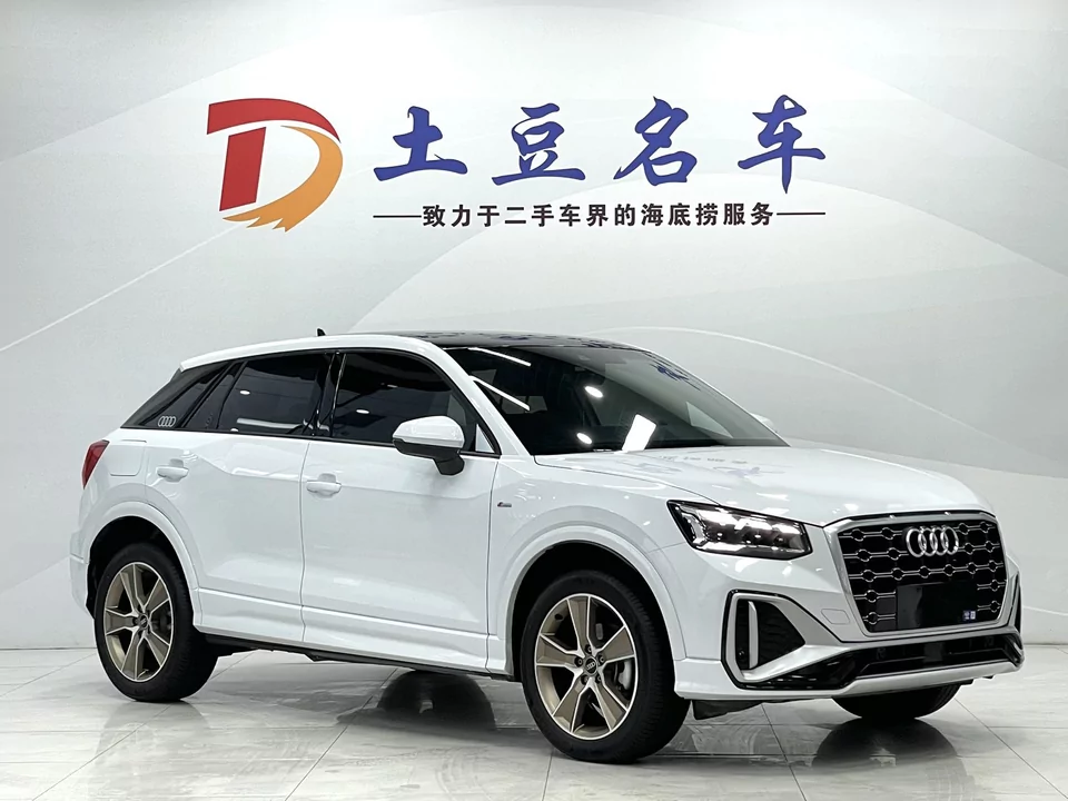 Автомобиль Audi Q2L — основное фото